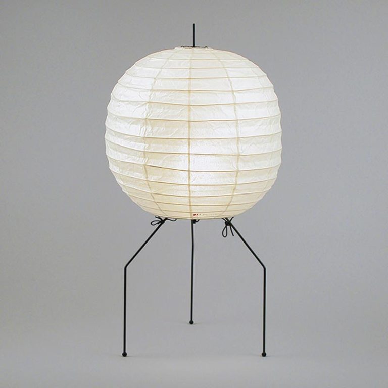 Lampe à poser Akari UF2-FF en papier washi, design Isamu Noguchi