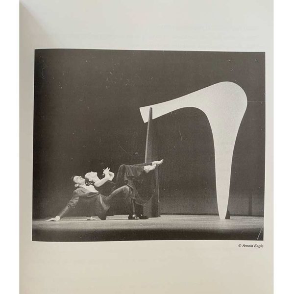 Page du livre Spaces of the Mind Isamu Noguchi's Dance Designs par Robert Tracy